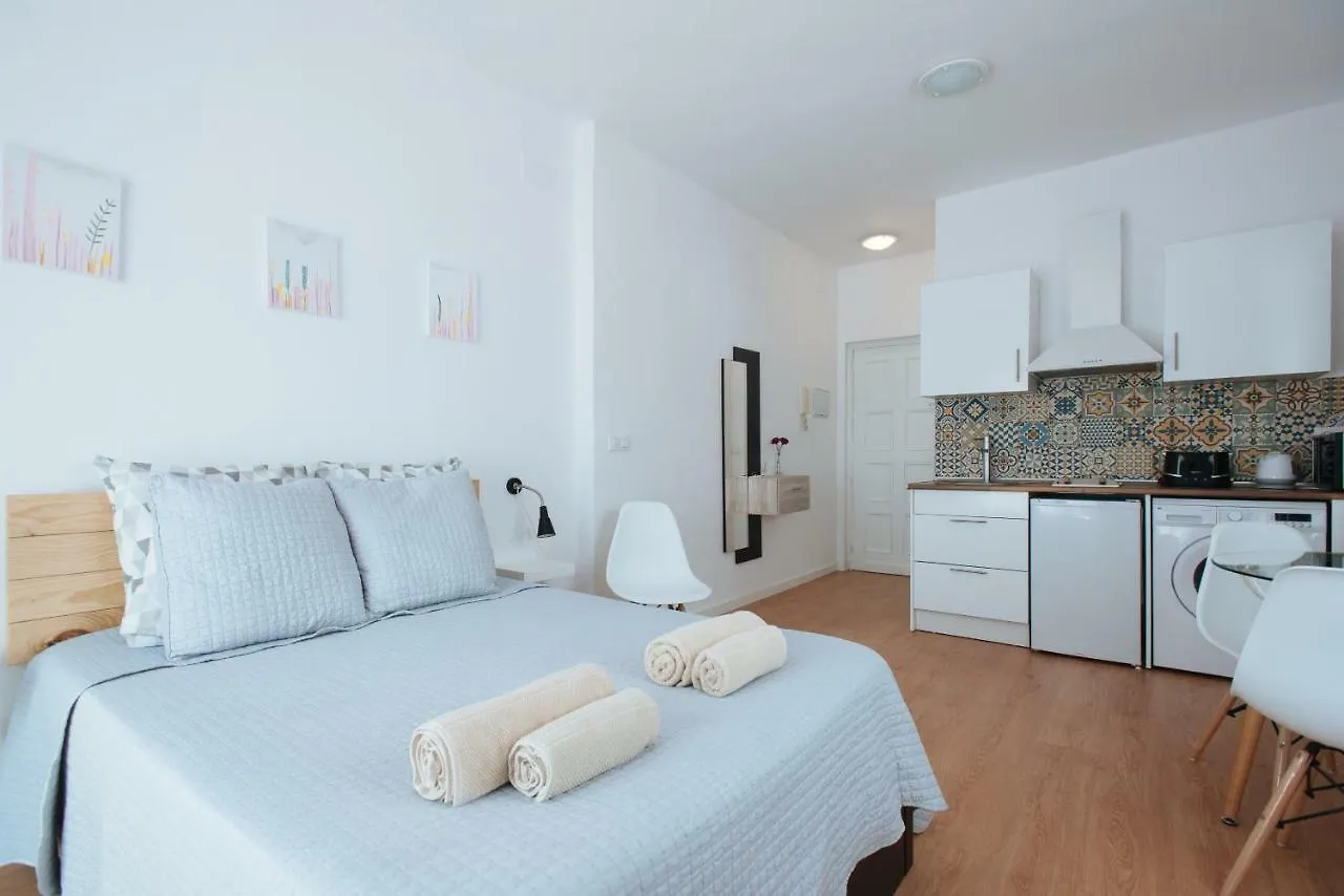Charming Terrace - Sunny Chill Out Terrace Apartment Seville