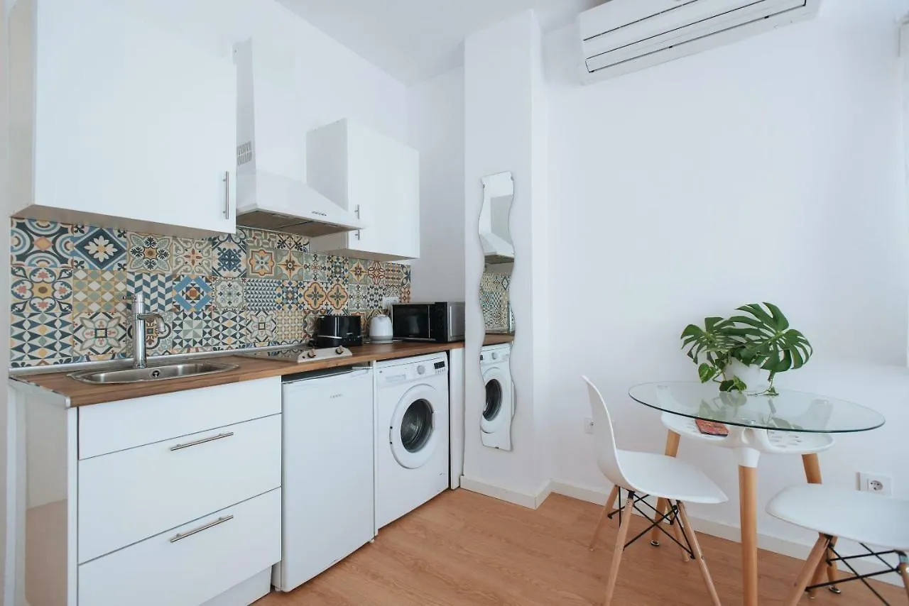 Charming Terrace - Sunny Chill Out Terrace Apartment Seville